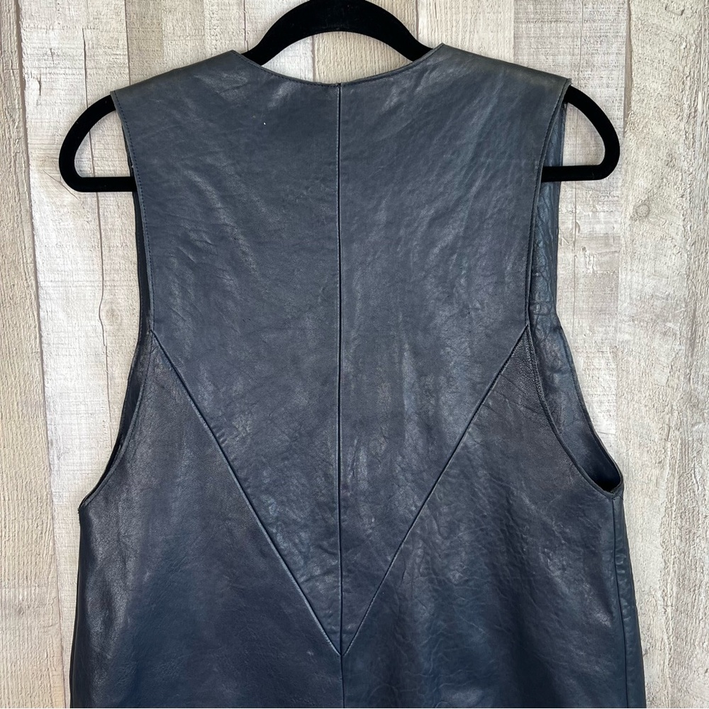 Veda Dress Womens 100% Leather
Fresca Mini Dress Size Medium Navy-V
Neck Casual - Picture 7 of 9